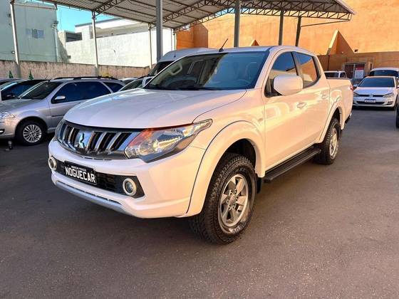 MITSUBISHI L200 TRITON 2.4 16V TURBO DIESEL SPORT GLS CD 4P 4X4 AUTOMÁTICO MITSUBISHI L200 TRITON 2.4 16V TURBO DIESEL SPORT GLS CD 4P 4X4 AUTOMÁTICO